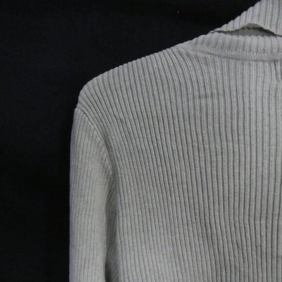 GAP | medium | Light Green Ribbed Turtleneck Sweater - Picture 10 of 15